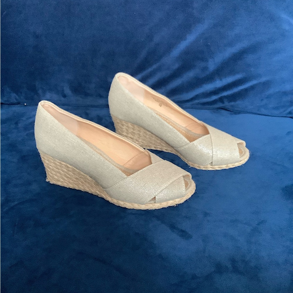 Adrienne Vittadini Bailee Linen Espadrilles EUC